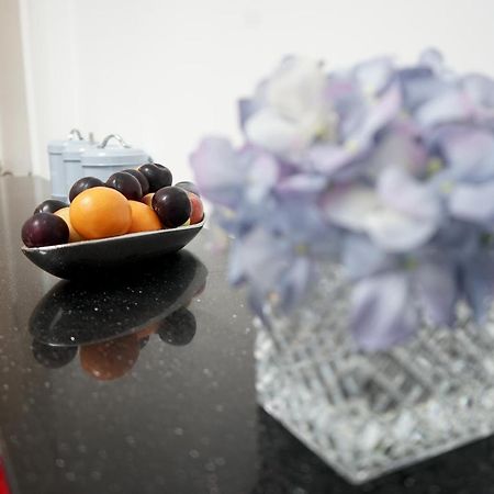 Luxury London Garden Home Sleep 7, 2 Mins To Metro 외부 사진