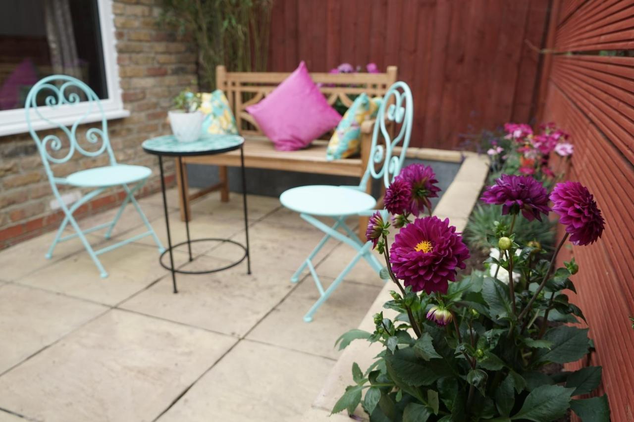 Luxury London Garden Home Sleep 7, 2 Mins To Metro 외부 사진