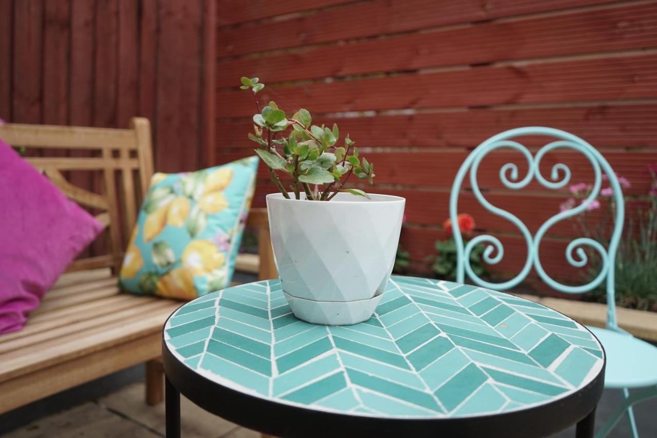 Luxury London Garden Home Sleep 7, 2 Mins To Metro 외부 사진